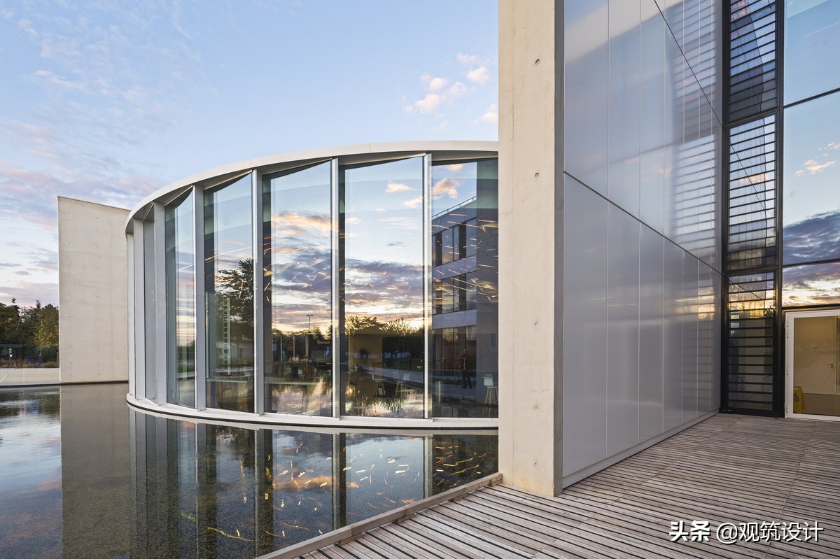 轻盈透明，曲直线的共舞：液化空气集团总部