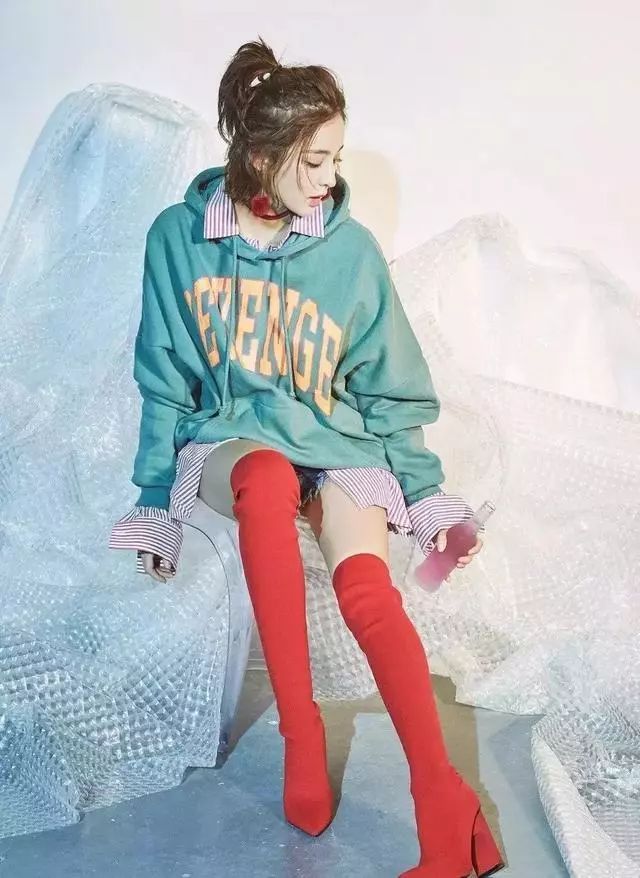 冬天的卫衣叠穿更时髦,连帽卫衣叠穿大法