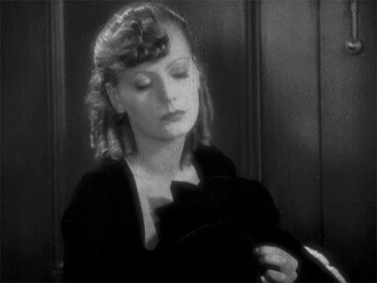 葛丽泰嘉宝有着“二十世纪的蒙娜丽莎”称号,她的脸总让人看不够