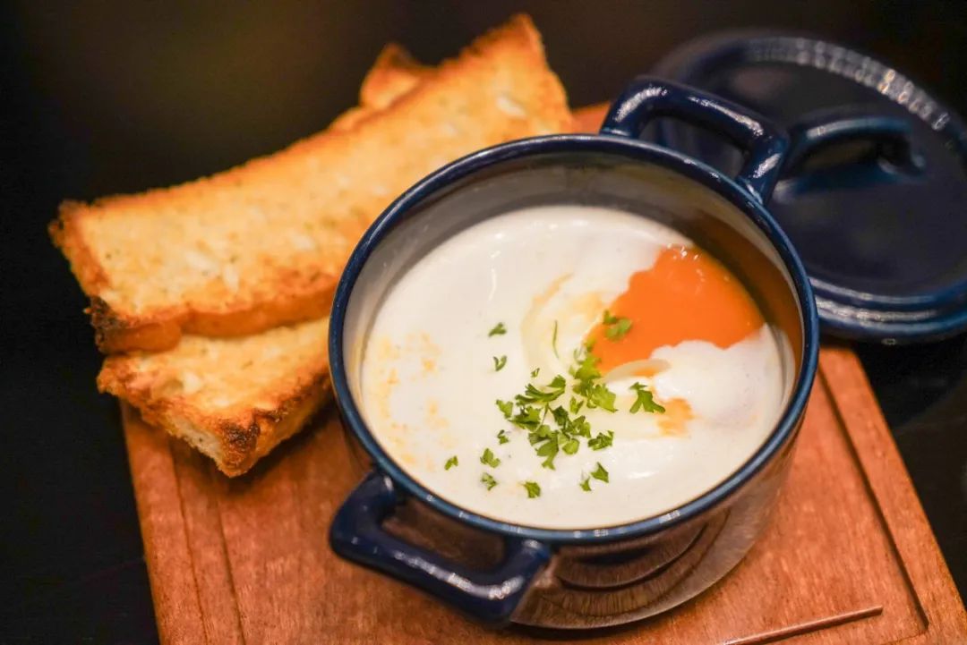 不到两千就能住天津丽思卡尔顿？还能随便吃？这样的羊毛不多了