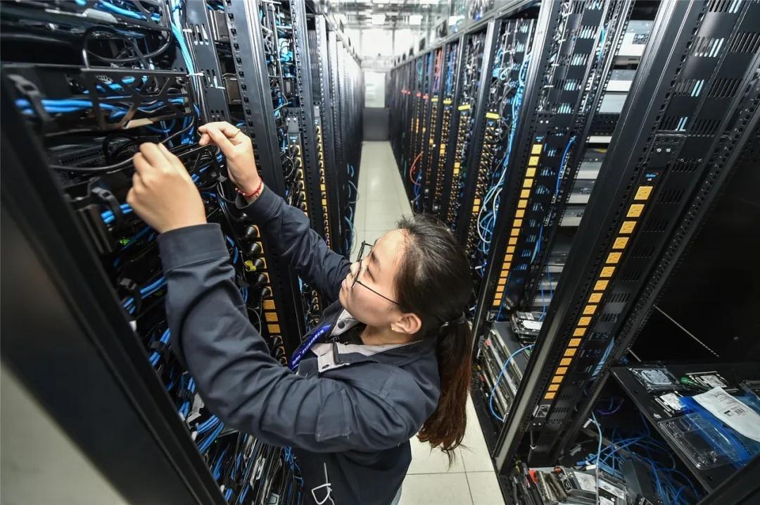 南京亮出年中答卷gdp同比增长22%,南京上半年gdp增速