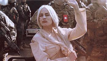 笑不停的小孩,小孩子不能玩刀子动画