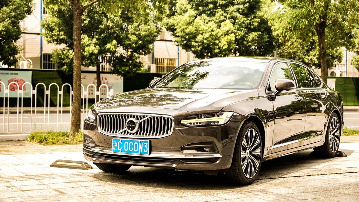 s90豪华和运动有什么区别,什么是真正的智能