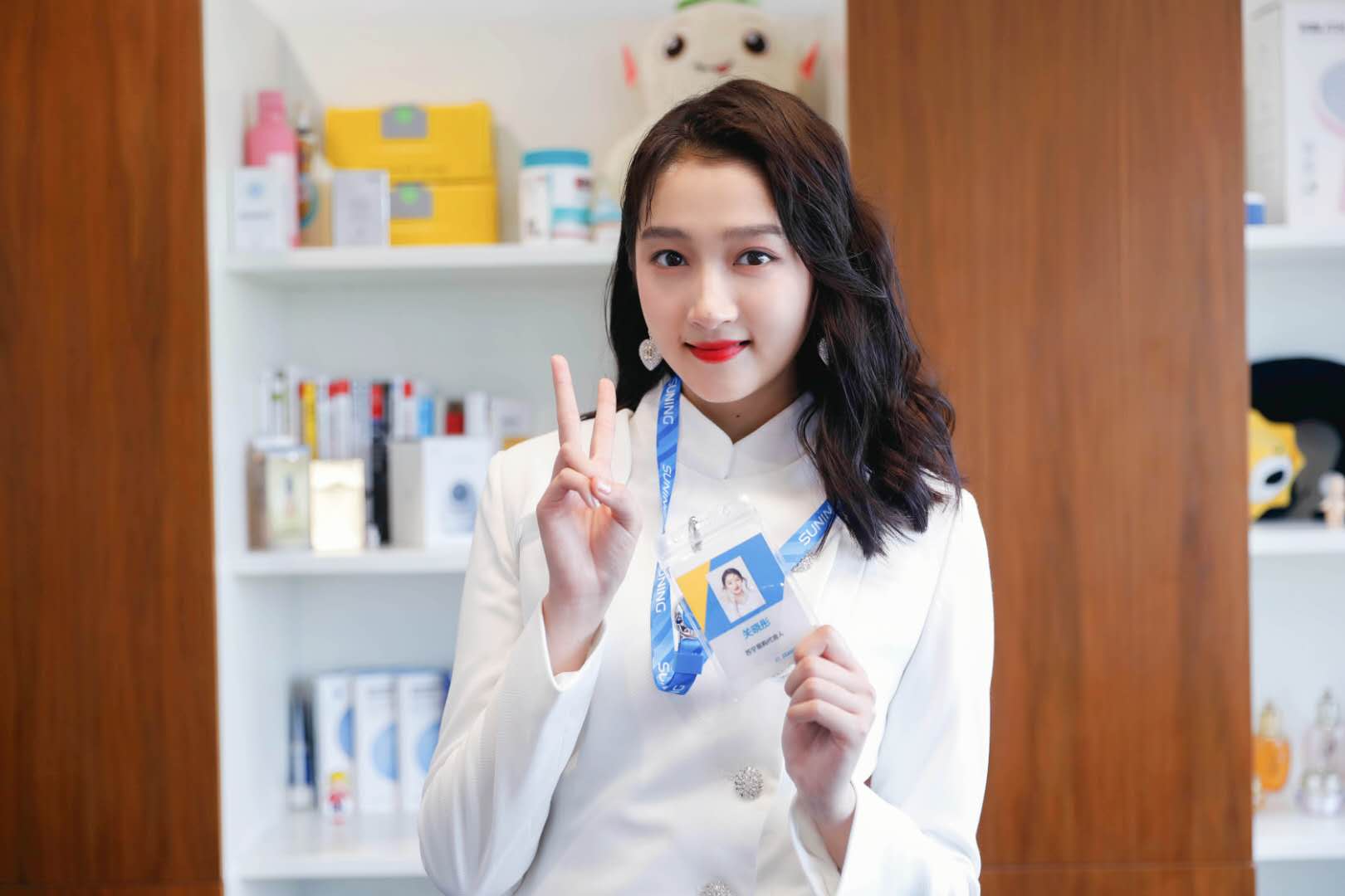 为什么关晓彤要加入苏宁易购,苏宁关晓彤