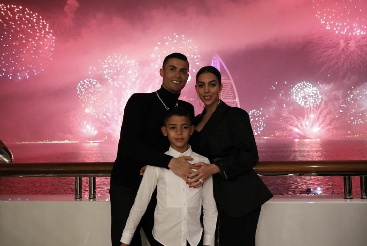 c罗迪拜直播视频,c罗在迪拜的最新视频