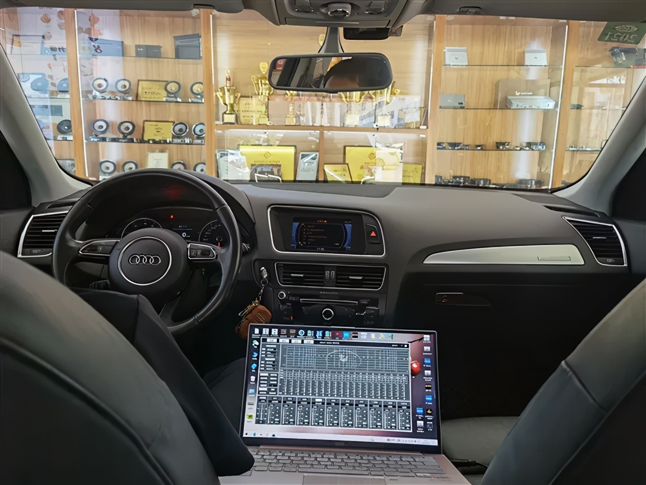 奥迪q5音响改装三分频,奥迪q5改装顶级音响案例视频