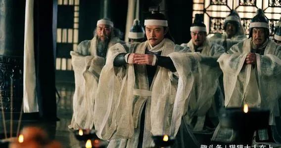 为什么人死后要用棺材,人死后为什么要放进棺材