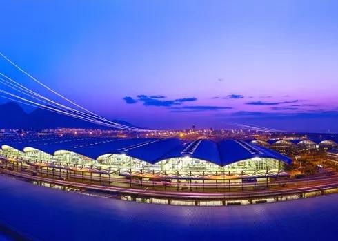 香港机场的回忆 (在香港机场旅行)