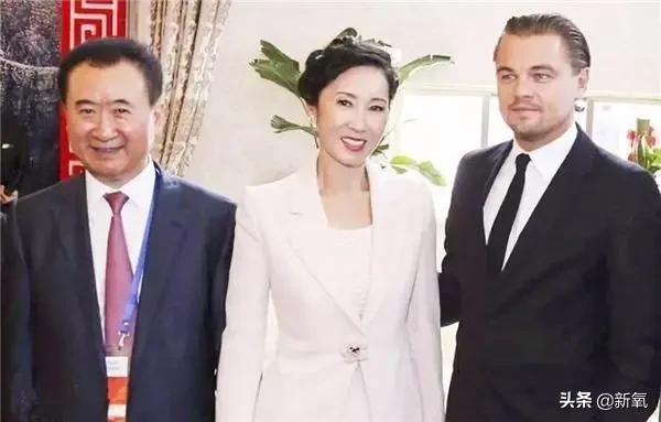 上海名媛群也太搞笑了!团购翘屁嫩男,连*袜丝**都要共享...