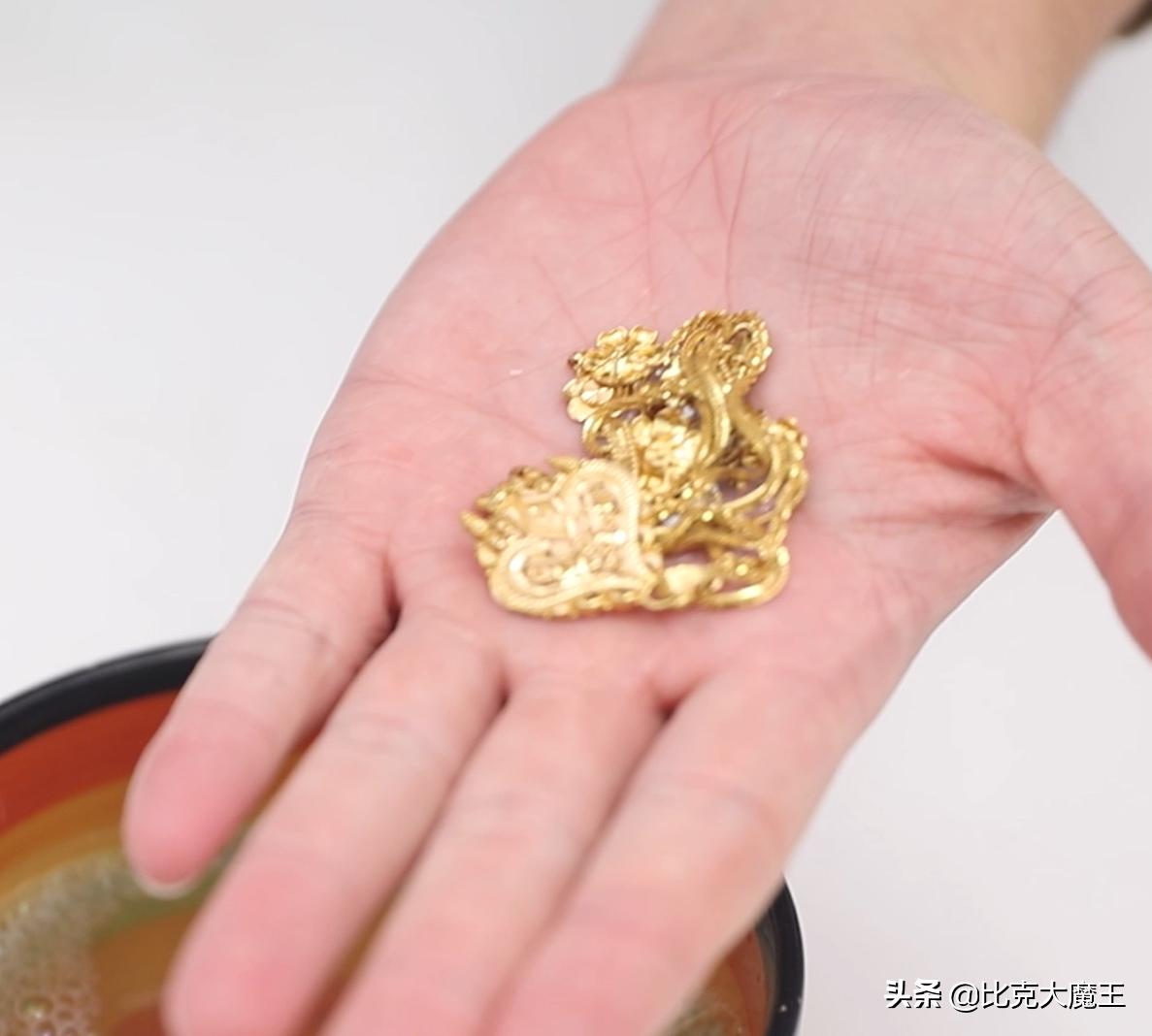 金首饰的正确清洗技巧,金首饰长期佩戴如何去污