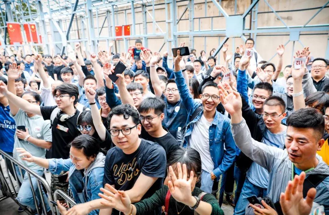 一加是哪国的手机品牌,一加10pro是哪个品牌手机