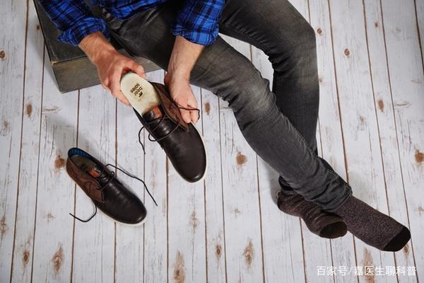 为什么每天洗脚换袜子还是有脚气,每天洗脚洗袜子还是脚臭