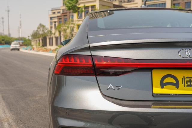 奥迪a7翠绿,上一代奥迪a7街拍