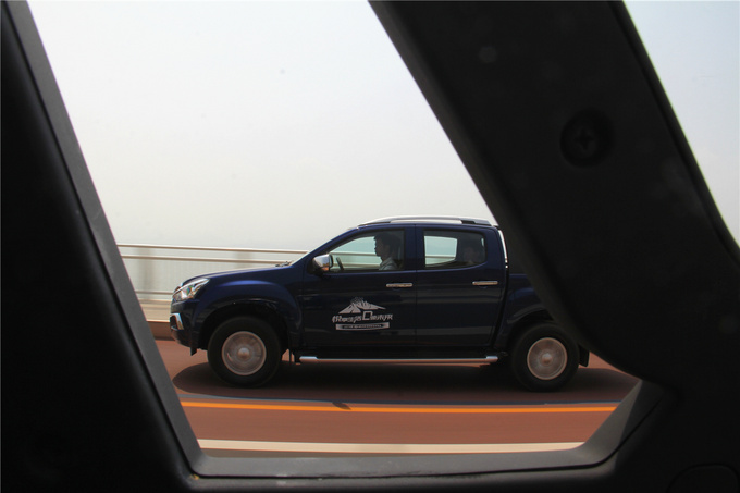 更年轻更舒适静态体验五十铃d-max,江西五十铃d-max哪款更值得买