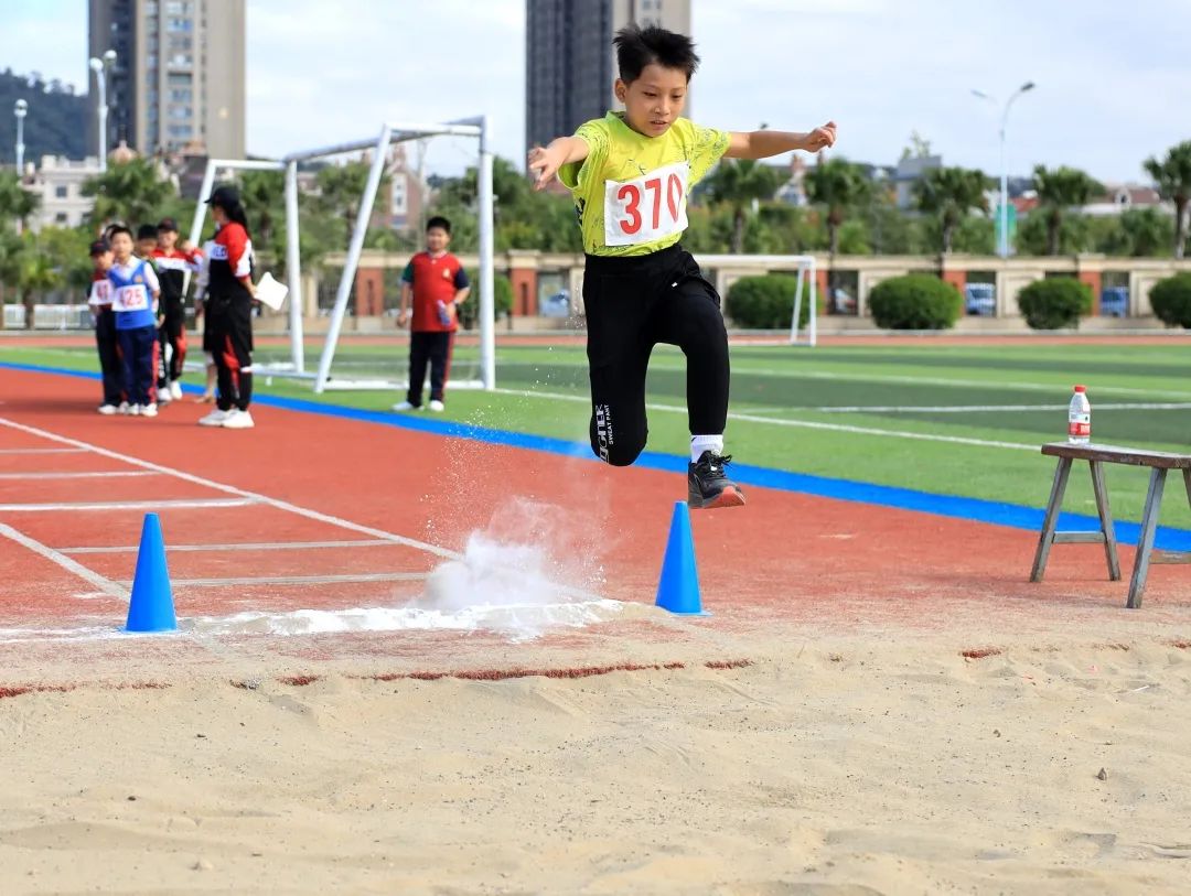 精彩难忘，未来可期，向着阳光奔跑吧！福清文光学校小学部第七届田径运动会闭幕式
