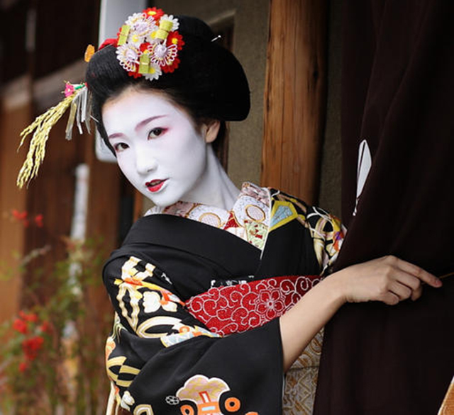 引眉、粉面、染齿,源于大唐的日本化妆术,为何会和大唐不一样?