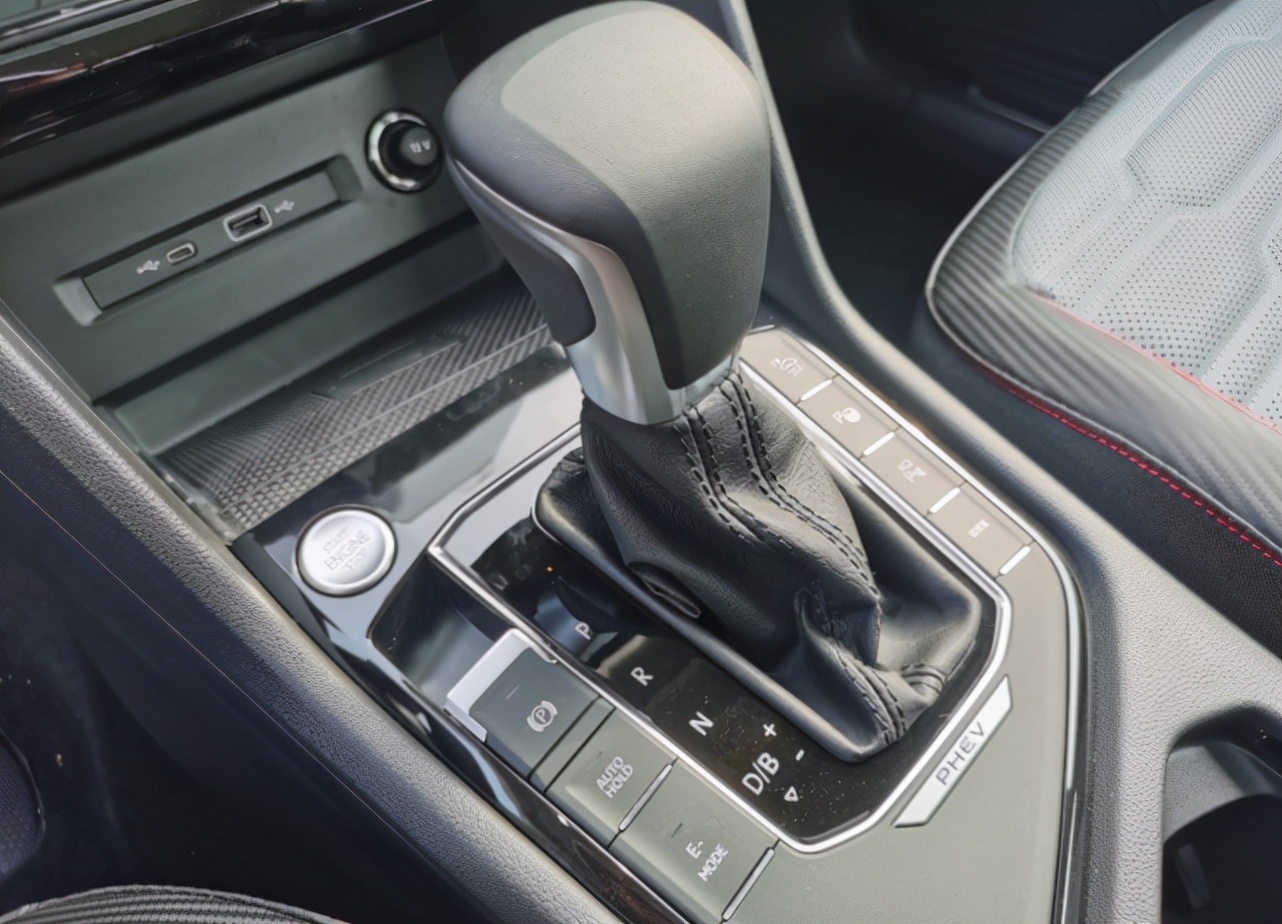 25万提了辆丰田汉兰达双擎,25万提新能源汽车