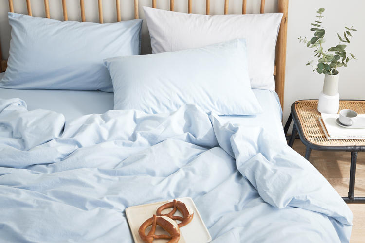 夏天适合什么样的被子和床单,夏季用什么被子最舒适