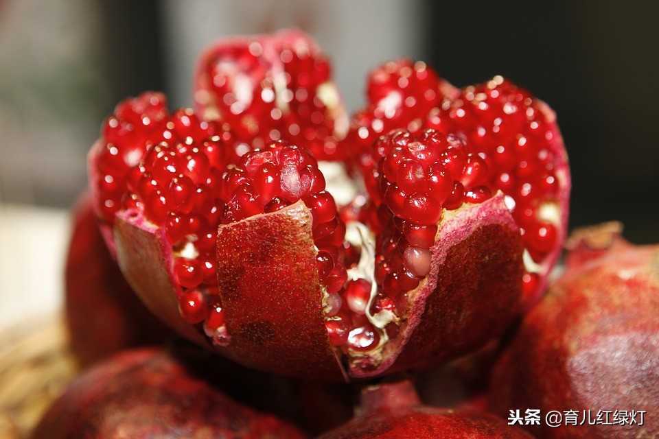 怀孕了孕妇用的口红安全吗,孕妇可用不怕吃进嘴的口红