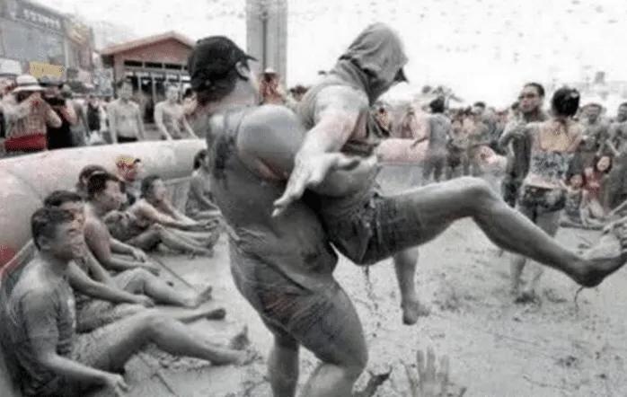 印度的泼粪节不算啥,日本这个节日才辣眼睛,不愧是岛国