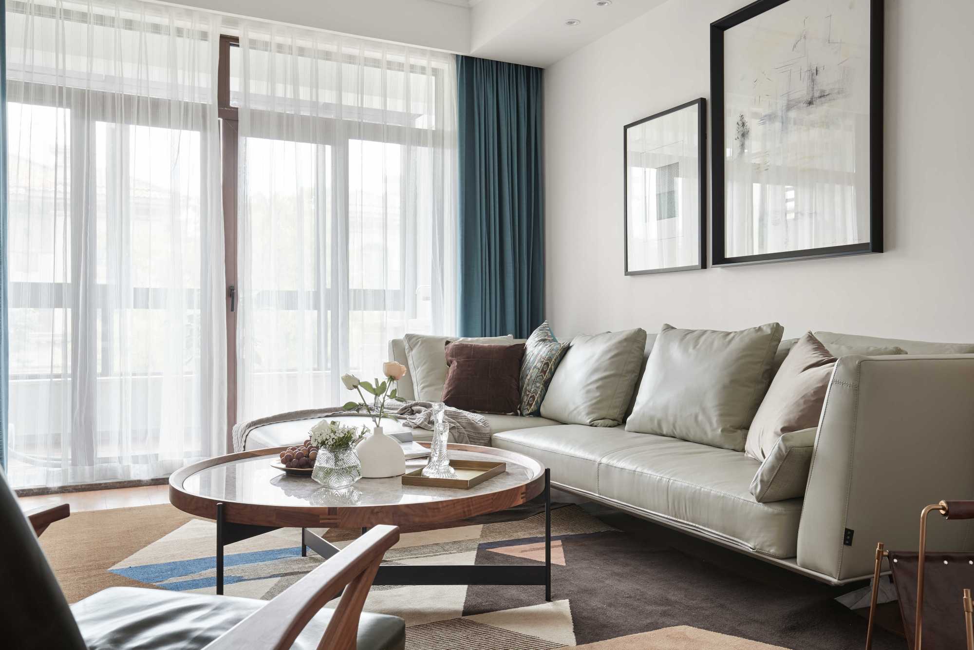 买窗帘绝对不买贵的,别为窗帘花冤枉钱