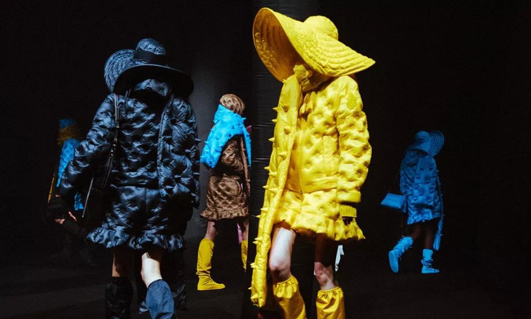 做成Burberry的波司登羽绒服，能让我变成刘亦菲吗？