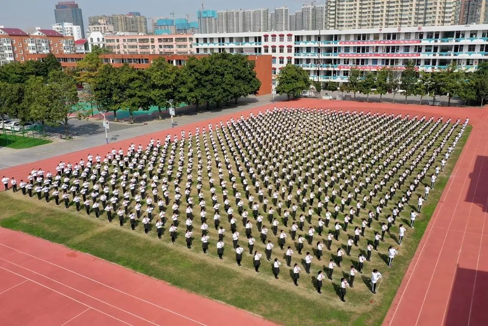 小学校园足球比赛的超燃时刻,漯河小学足球比赛的视频
