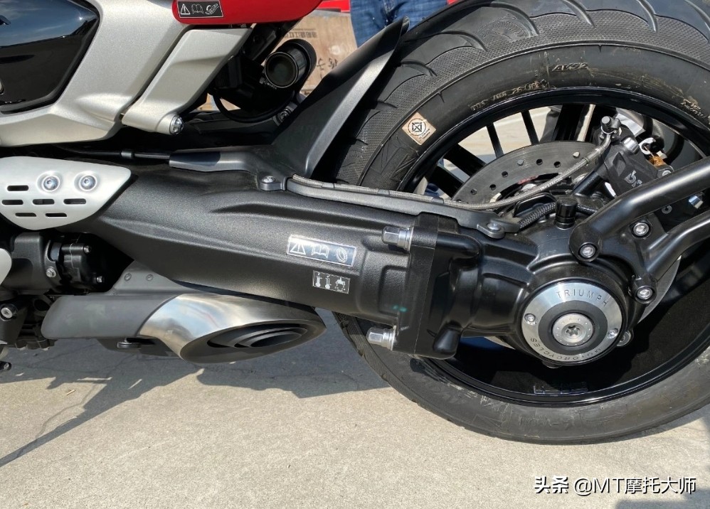 凯旋火箭3是6缸车吗,凯旋火箭2500cc为什么才160的马力