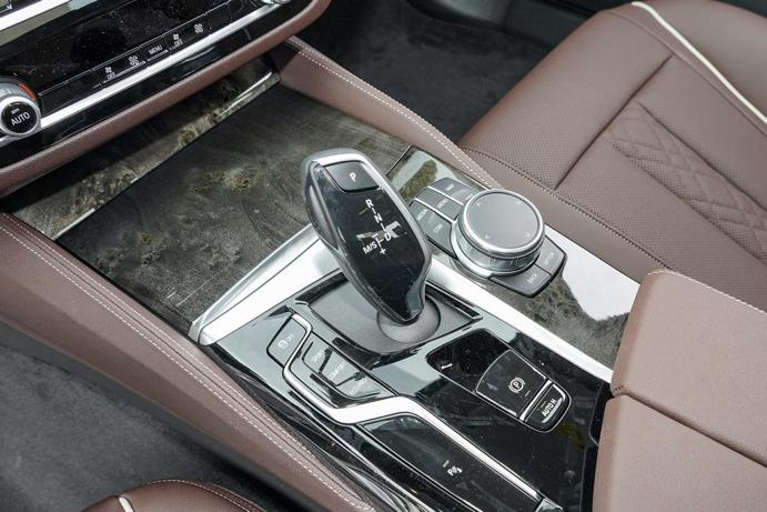 2020款525li豪华套装,2021525li豪华套装