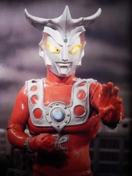 雷欧奥特曼为什么不受欢迎,雷欧奥特曼为什么这么惨