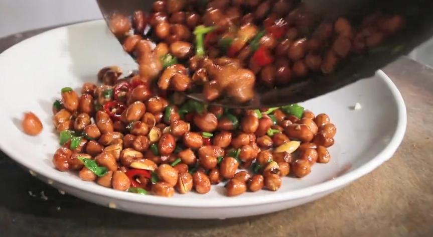 炸花生米炸糊怎么做,炸花生米怎样做不返潮