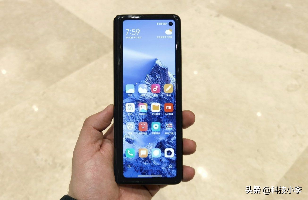 小米折叠屏还值得入手吗,小米折叠屏手机mixfold最新测评
