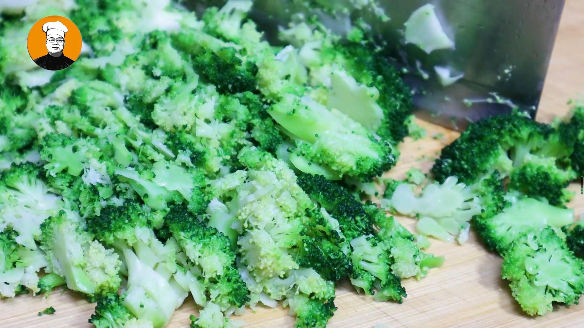 鸡蛋和西兰花怎么做早餐,西兰花拌鸡蛋早餐