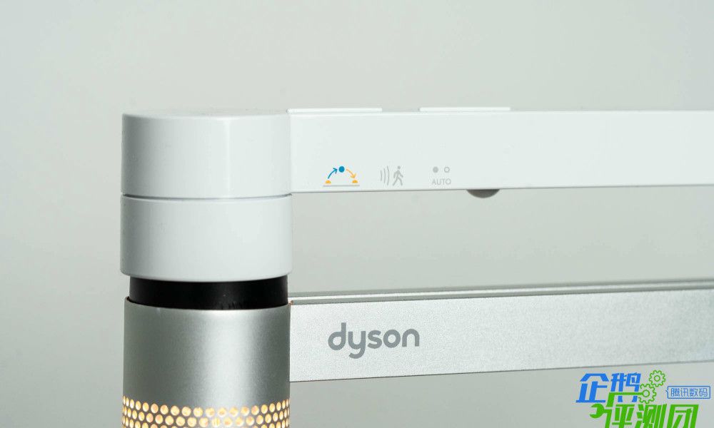 戴森落地灯黑金和白色的区别,戴森落地灯值得购买吗