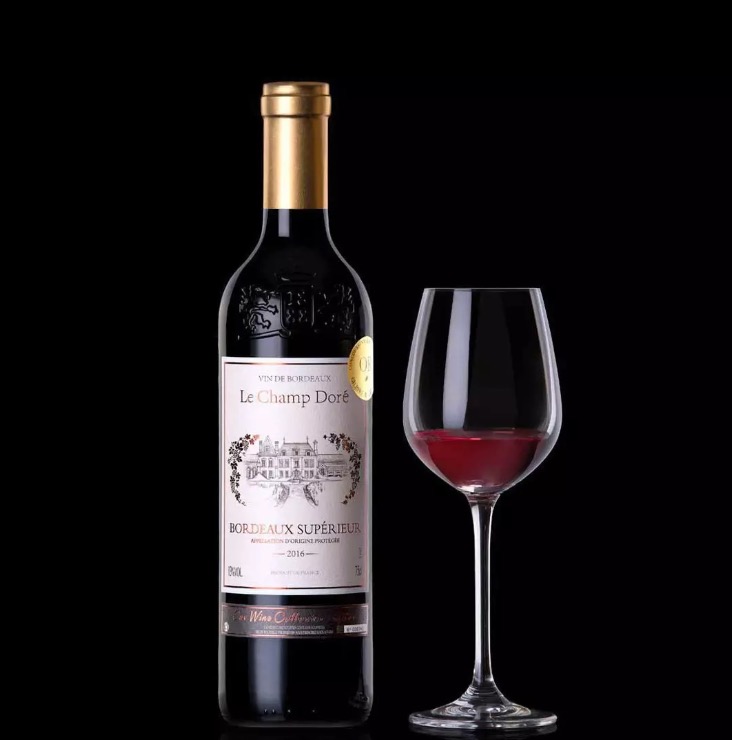 酒经沙场的大牛推荐,春节家宴喝什么酒,白的居多红的不多