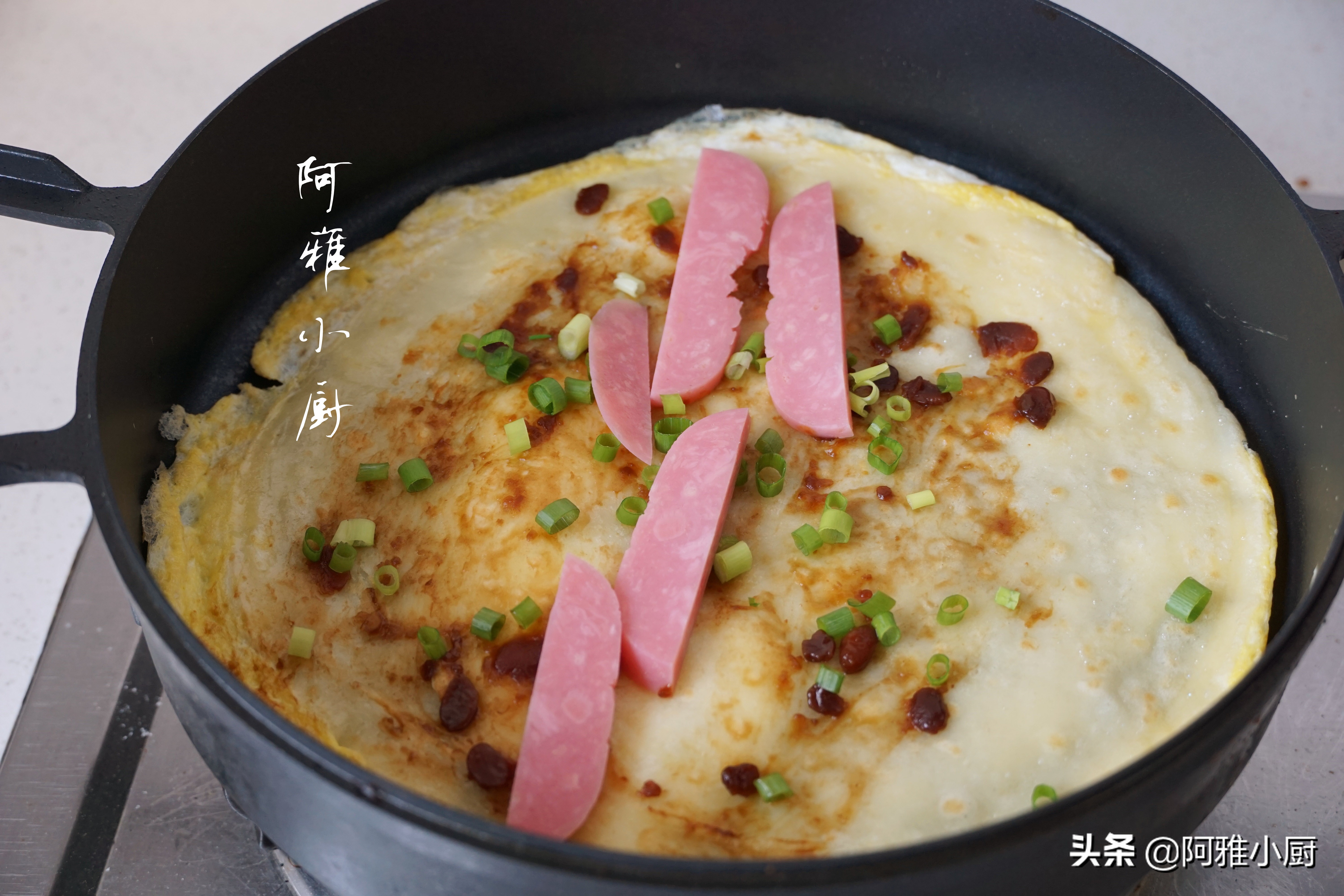 五分钟在家自制煎饼果子,早餐煎饼果子超简单做法