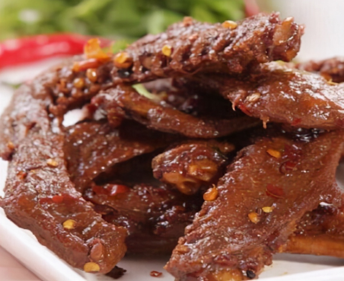 卤味江湖周黑鸭的瓶颈与反扑,周黑鸭绝味还有什么卤味