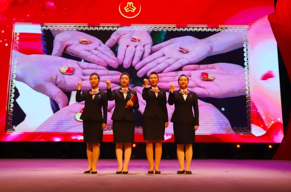 党课传承红色基因弘扬时代精神,传承红色基因赓续革命精神党课