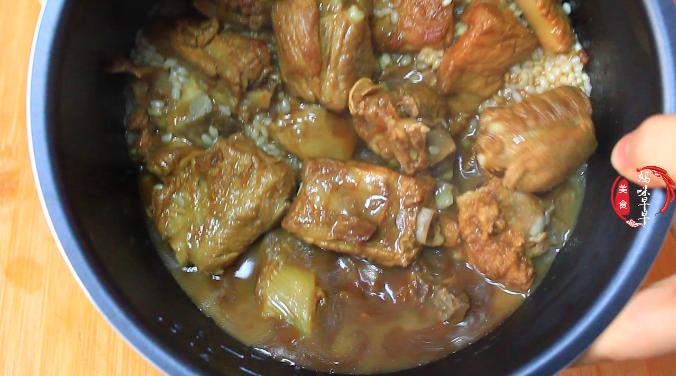 这才是正宗的红烧排骨,这才是正宗蒜香排骨