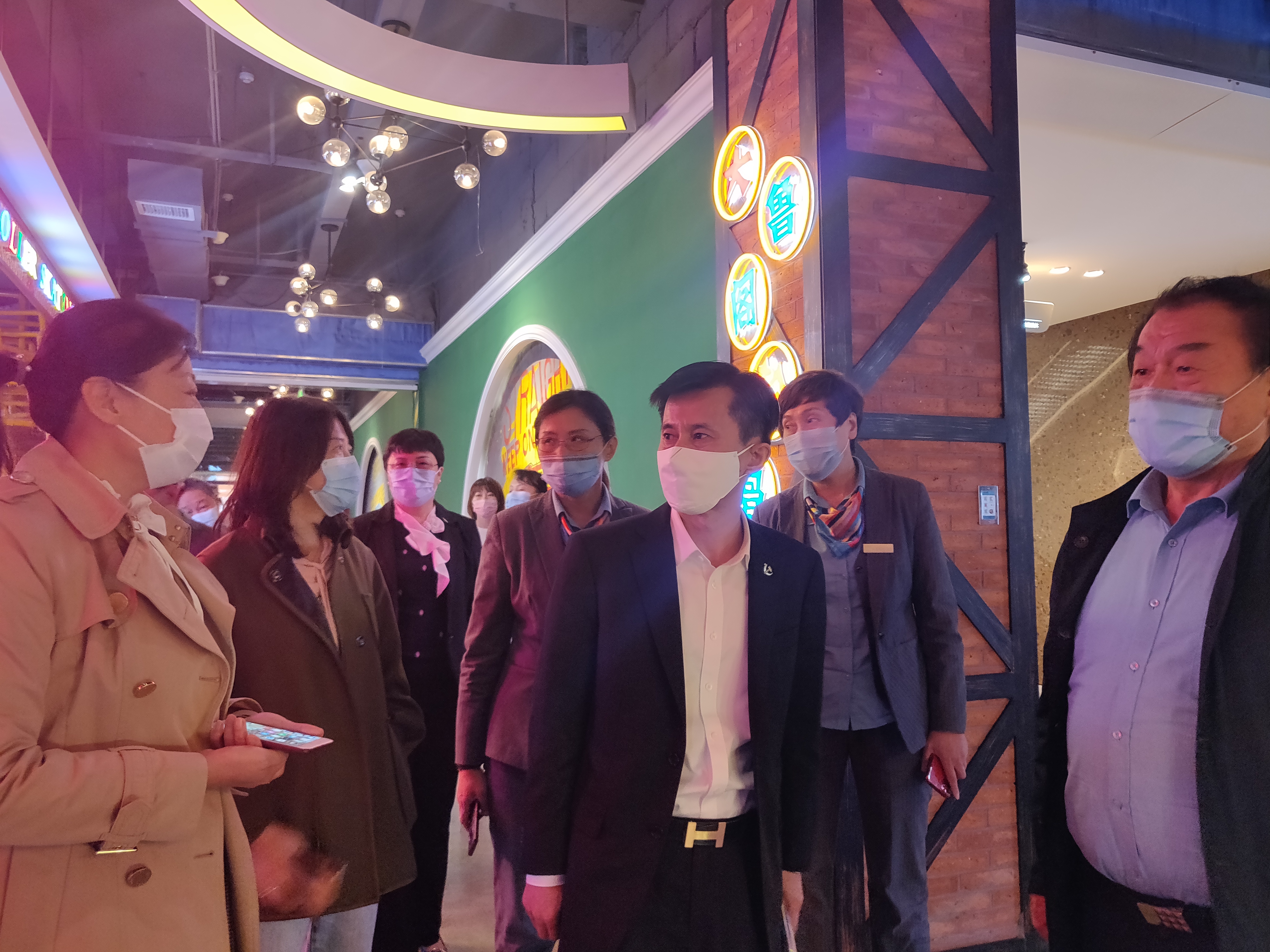 欧亚集团周总一行视察欧亚大观乐活城