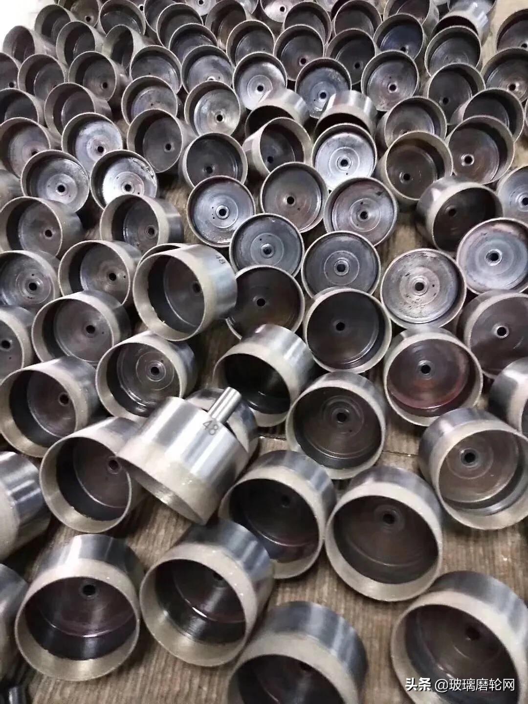 钻孔机和打桩机的区别,钻孔机和挖掘机