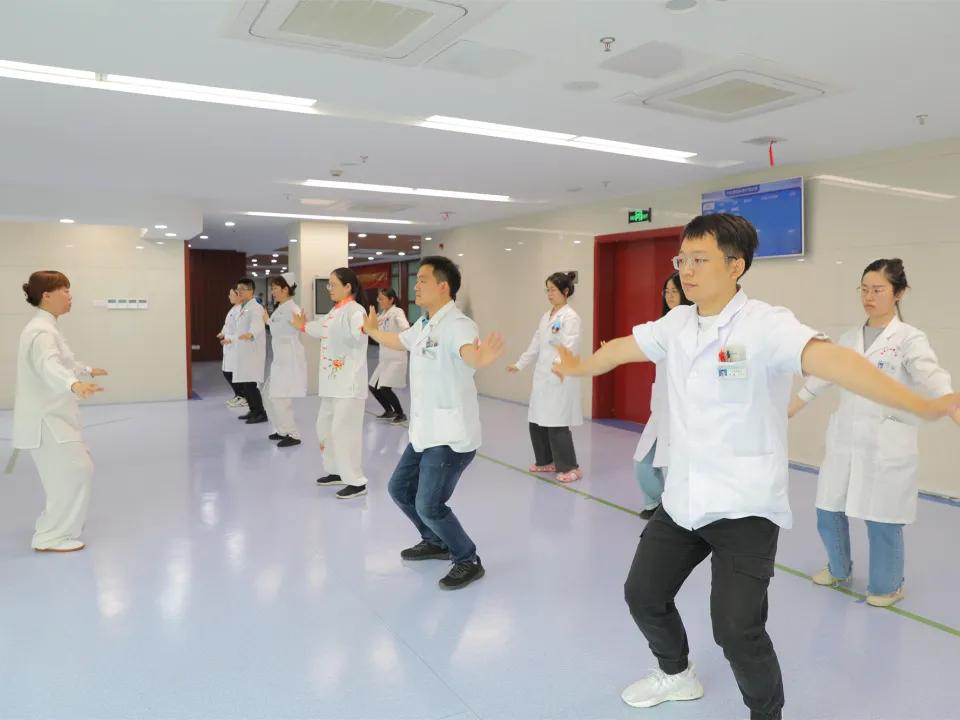 探访省中医院中医传统特色疗法中心