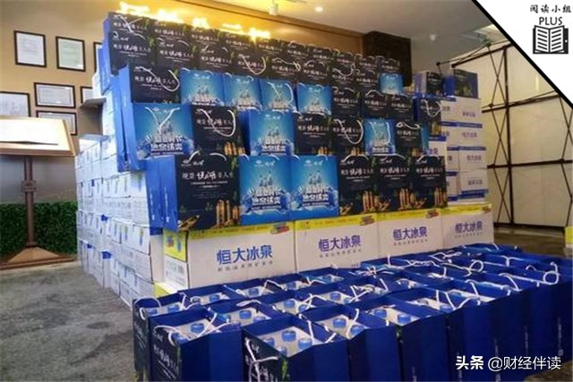 地产首富财大气粗，为做瓶装水花60亿打广告，最终却以亏40亿告终