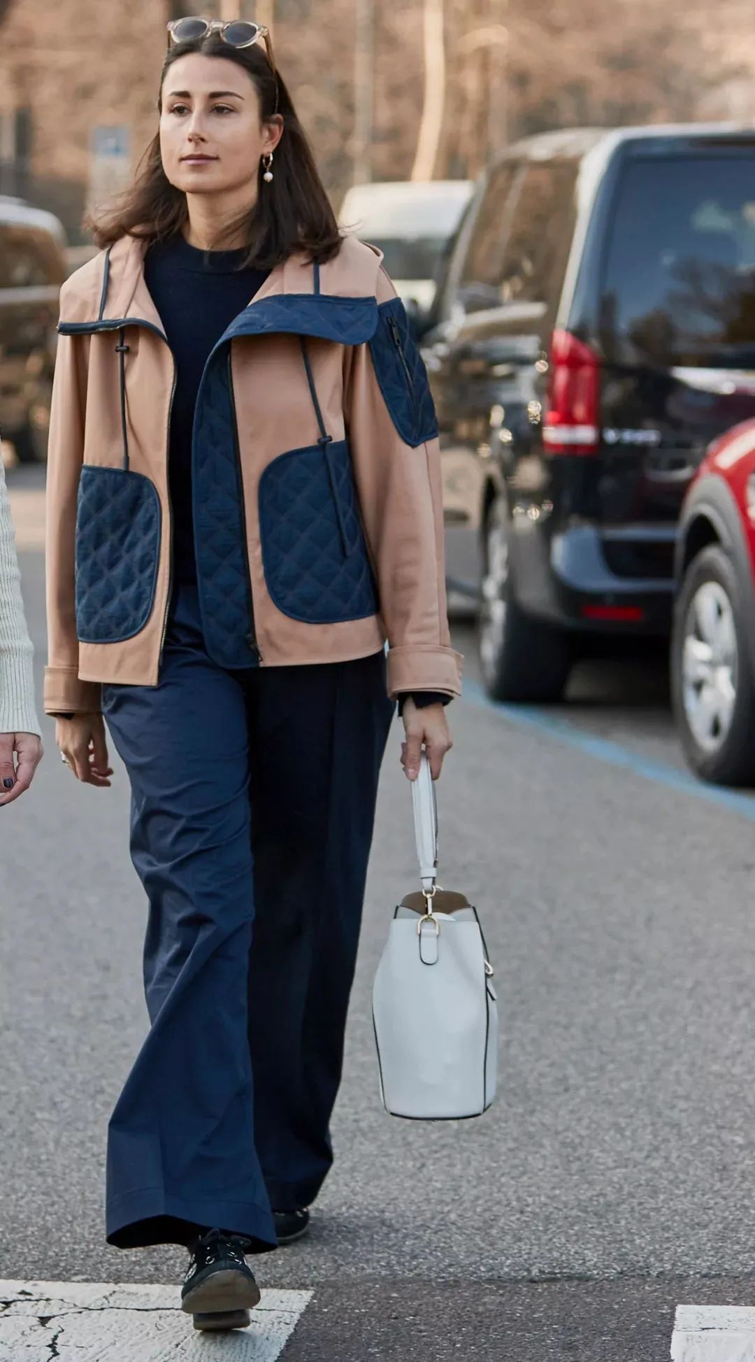 这件奶奶风的「绗缝棉袄」火了，看完我也很想买