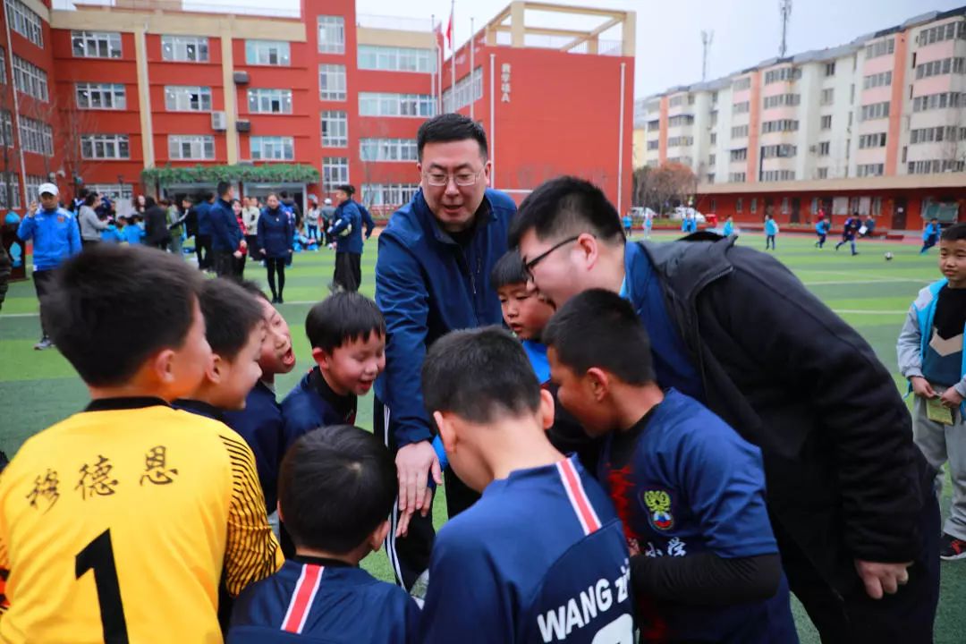 第二届校园足球赛拉开帷幕,曲江新区首届校园足球联赛