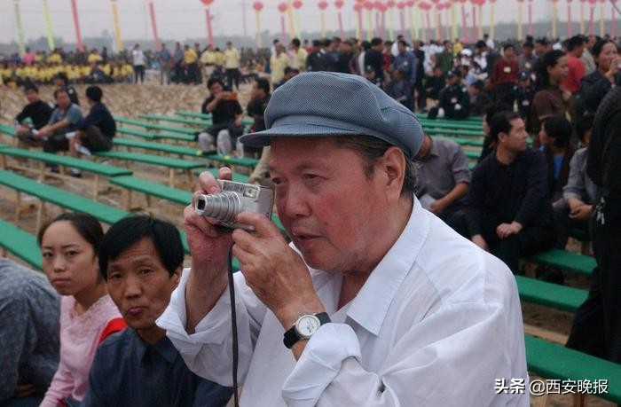 刘文西黄土情作品,刘文西人物画黄土情只有一幅吗