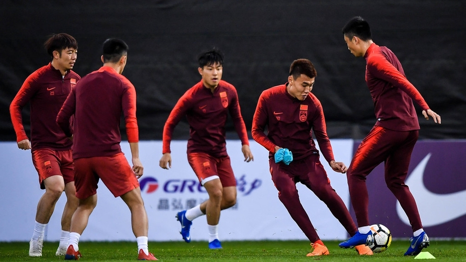 乌拉圭巨星爽约，泰国队长伤退，乌兹老友来访，卡氏国足将启征程