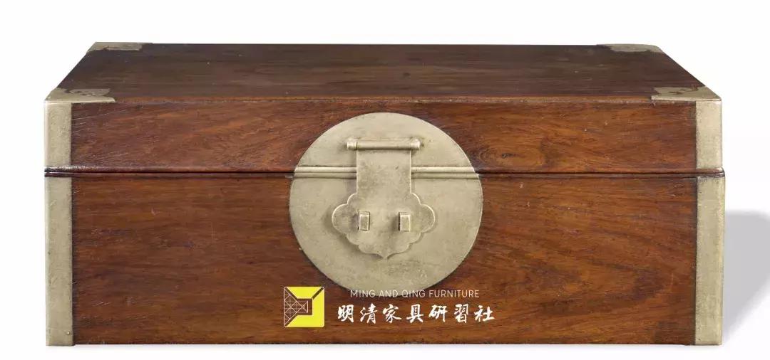 明清家具展厅灯光设计,明清家具铜蝙蝠配饰