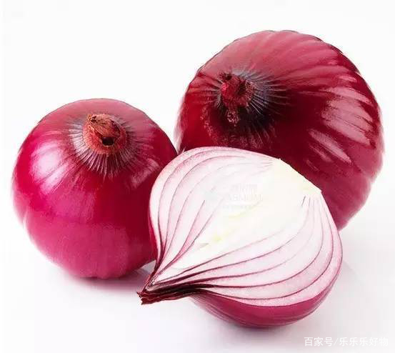 车玻璃上的水痕迹怎么才能擦干净,用什么妙招擦玻璃干净又不留水印