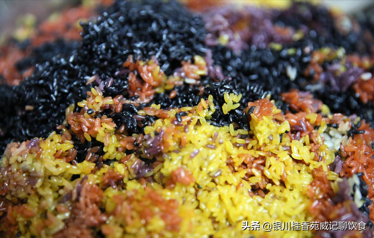 广西壮族清明节的美食,广西三月三清明五色糯米饭